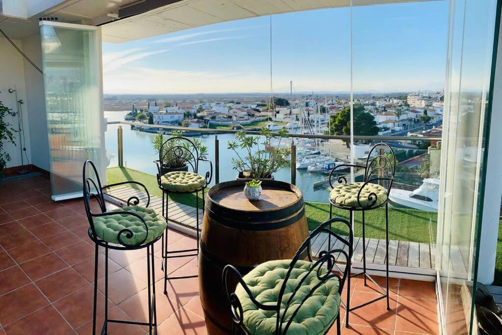 Les Marines Apartment Roses Exterior photo