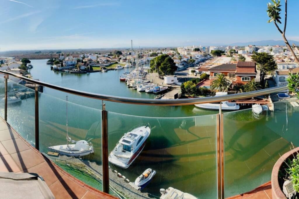 Les Marines Apartment Roses Exterior photo
